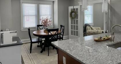 Cozy 3 BR & small fenced yard