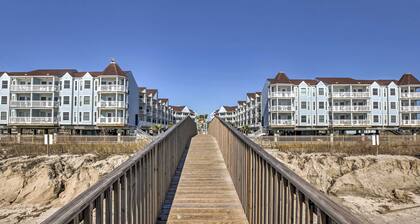 Beachfront Paradise! Condo w/ Pool in Galveston