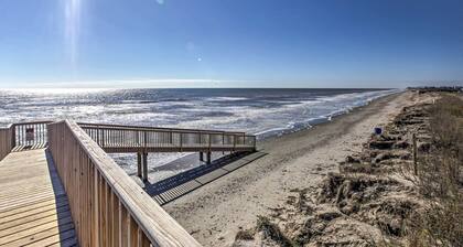 Oceanfront Condo w/ Pool in Galveston!