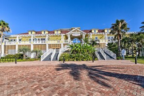 Apartment (3 Bedrooms) | Interior - Gulf View + Beach Access: Galveston Resort Condo! (Galveston)