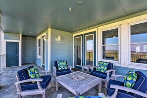 Apartment (3 Bedrooms) | Interior - Gulf View + Beach Access: Galveston Resort Condo! (Galveston)