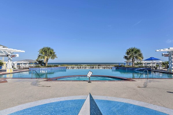 Apartment (3 Bedrooms) | Interior - Gulf View + Beach Access: Galveston Resort Condo! (Galveston)