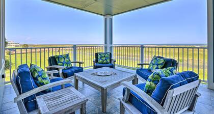 Gulf View + Beach Access: Galveston Resort Condo!