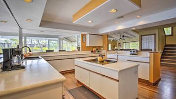 Rumah (4 Bedrooms) | Dapur pribadi | Tisu