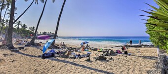 1 Mile to Magic Sands Beach: Kailua-kona Cottage