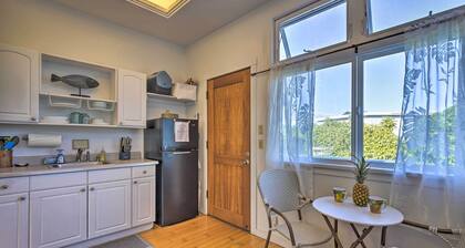 1 Mile to Magic Sands Beach: Kailua-kona Cottage