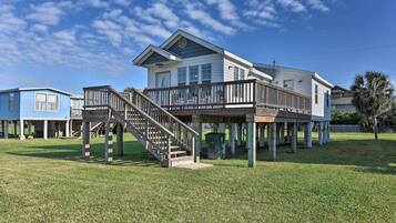Cottage (2 Bedrooms) | Front of property