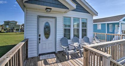Steps to Beach! 'surf Cottage' in Galveston