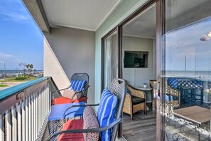 Apartment (1 Bedroom) | Interior - Walk to Beach: Casa Del Mar Condo w/ Ocean Views! (Galveston)