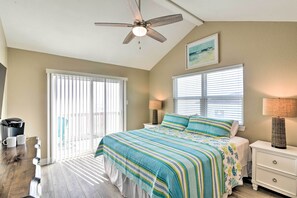 House (3 Bedrooms) | Interior - Beachfront Galveston Oasis: Balconies, Ocean View! (Galveston)