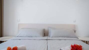 4 Schlafzimmer, Schreibtisch, Bügeleisen/Bügelbrett, Internetzugang