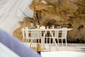 Outdoor dining - GuestReady - A delightful stay in Porto Santo (Vila Baleira)