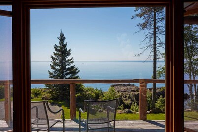 Heart of Superior Lake Cabin: 15 Mi to Lutsen Mtn!