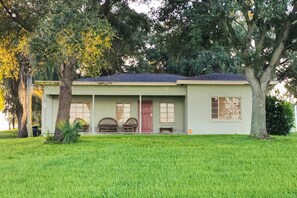 House (3 Bedrooms) | Front of property