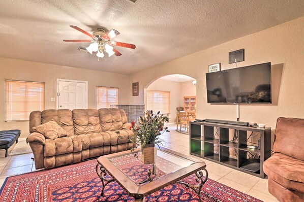 House (3 Bedrooms) | Interior