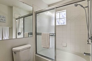 Apartment (3 Bedrooms) | Interior - Lake Berkley Retreat: Mins to Disney & Universal! (Kissimmee)