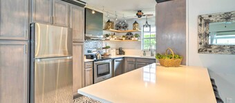 'tropical Landing' Stuart Home w/ Pool + Grill!