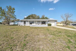 House (2 Bedrooms) | Interior - Marion Oaks Home < 20 Mi to Equestrian Center (Ocala)