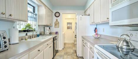 House (2 Bedrooms) | Interior