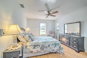 House (2 Bedrooms) | Interior - Marion Oaks Home < 20 Mi to Equestrian Center (Ocala)