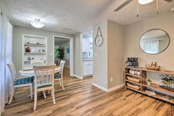 Interior - Cozy Ocala Home w/ Porch < 1 Mi to Downtown! (Ocala)