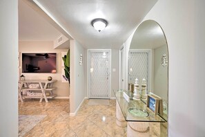 Apartment (3 Bedrooms) | Interior - Naples Condo w/ Enclosed Balcony & Lake Views! (Naples)