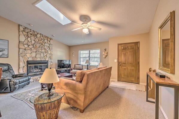 House (2 Bedrooms) | Interior - Canalfront Homosassa Escape w/ Private Dock! (Homosassa)