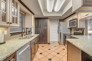 House (2 Bedrooms) | Interior - Canalfront Homosassa Escape w/ Private Dock! (Homosassa)