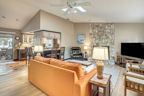 House (2 Bedrooms) | Interior - Canalfront Homosassa Escape w/ Private Dock! (Homosassa)