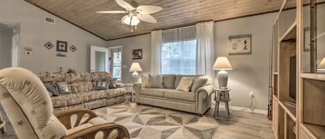 House (2 Bedrooms) | Front of property