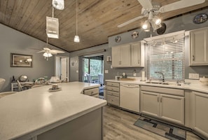 House (2 Bedrooms) | Interior - 1 Mi to Boat Launch: Crystal River Home w/ Dock (Crystal River)