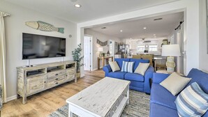Cottage (3 Bedrooms) | Interior - Breezy PCB Retreat w/ Direct Beach Access! (Panama City Beach)