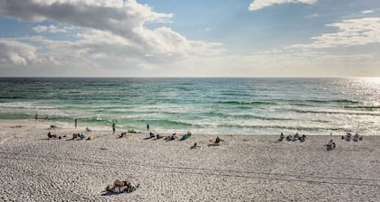 Beverly Bungalow; Easy Walk to Seagrove Beach