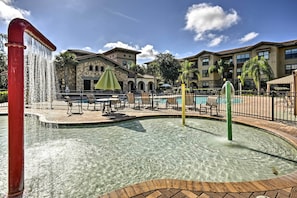 Outdoor pool - Davenport Condo w/ Pool Access - 11 Mi to Disney! (Davenport)