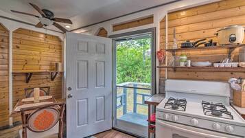 Apartment (0 Bedroom) | Interior