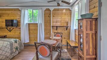 Apartment (0 Bedroom) | Interior