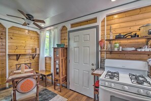 Apartment (0 Bedroom) | Interior