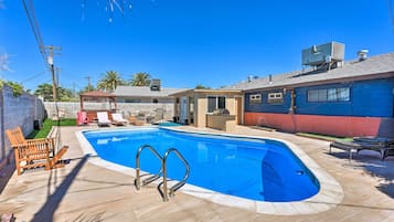 House (4 Bedrooms) | Front of property