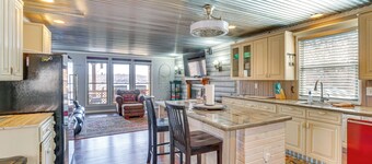 Lake Days & BBQ Fun: Climax Springs Retreat!