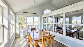 Cottage (2 Bedrooms) | Interior