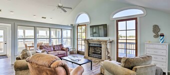 Cozy Waterfront 'island House' on Live Oak Island!