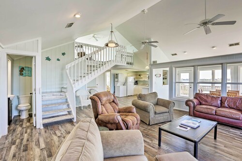 Cozy Waterfront 'island House' on Live Oak Island!