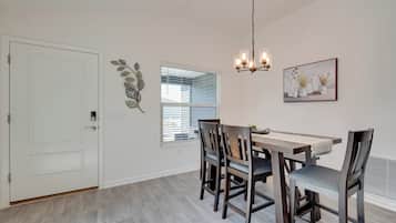 Villa (2 Bedrooms) | Bahagian dalam