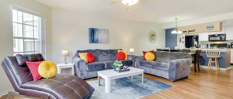 Apartment (3 Bedrooms) | Front of property