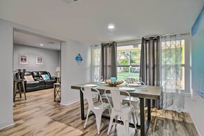 Interior - Sunny Seminole Home: Grill, Fire Pit & Fenced Yard (Seminole)