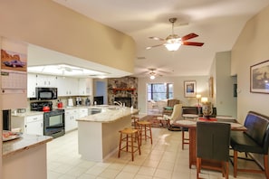 House (3 Bedrooms) | Interior