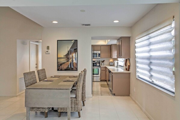 House (2 Bedrooms) | Interior - 'sand Dollar' Jenson Beach Home w/ Pool Access! (Jensen Beach)