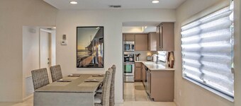 'sand Dollar' Jenson Beach Home w/ Pool Access!