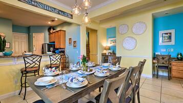 ํ์ฐ์ค (5 Bedrooms) | ๋ด๋ถ