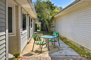 House (3 Bedrooms) | Interior - Colorful Pensacola Getaway w/ Private Yard! (Pensacola)